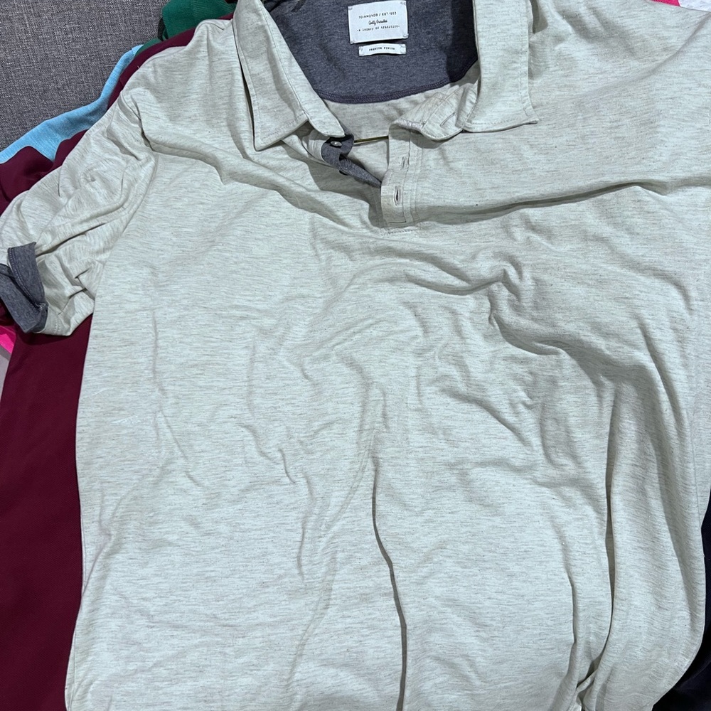 7diamonds shirt. Size XXL. Creamish colored